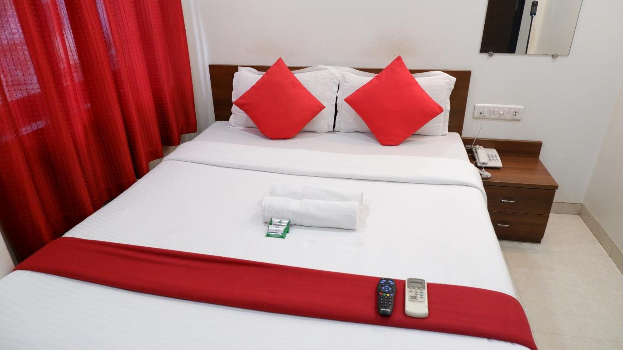 Hotel Briteway มุมไบ ภายนอก รูปภาพ